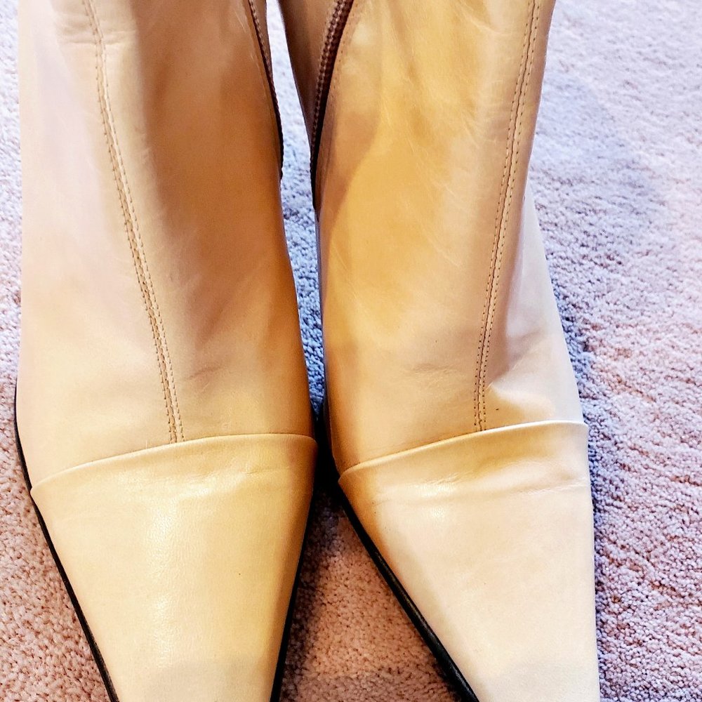 NINE WEST Beautiful Beige Leather Booties, Size  9